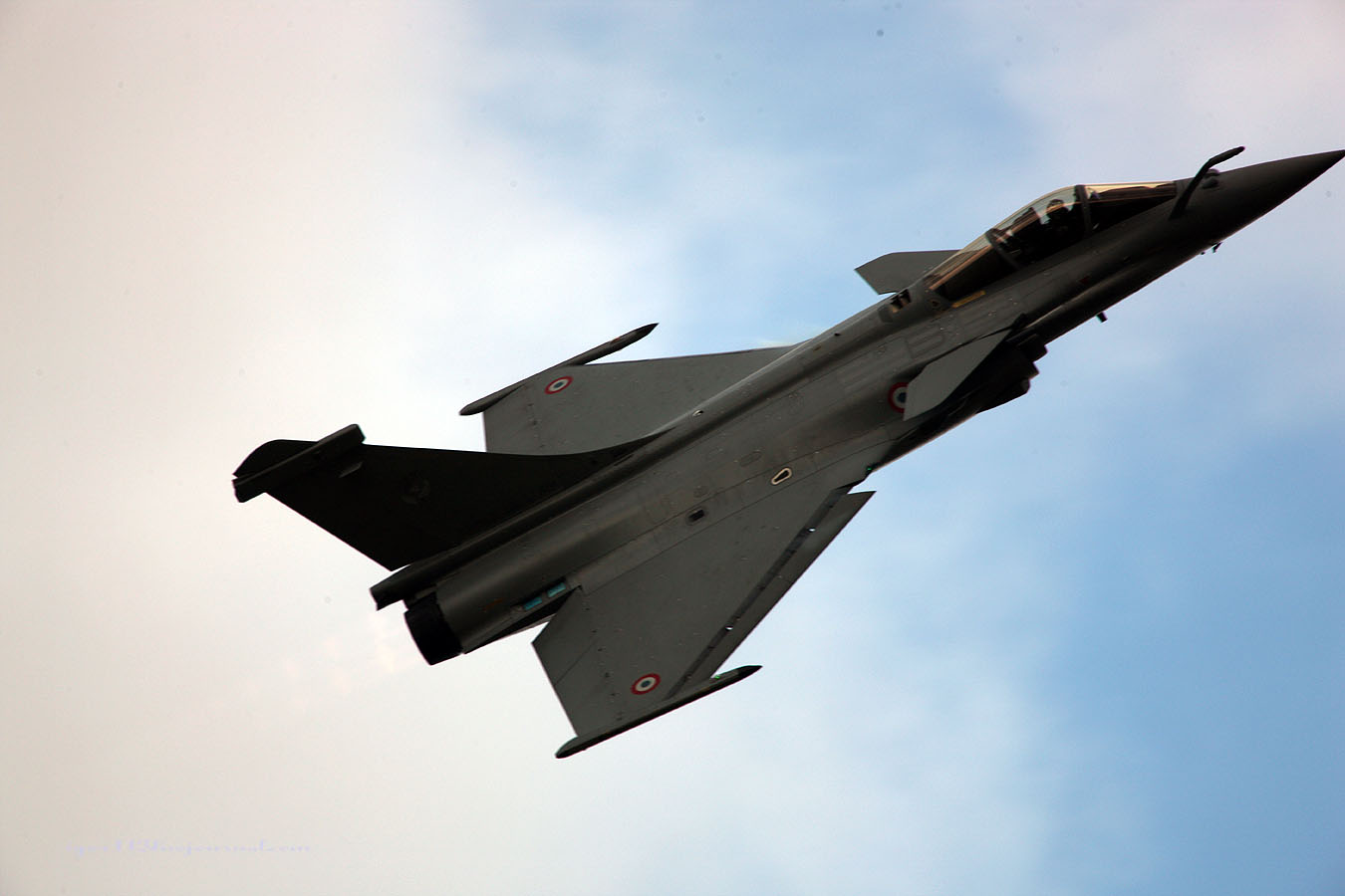    Rafale. -    . 