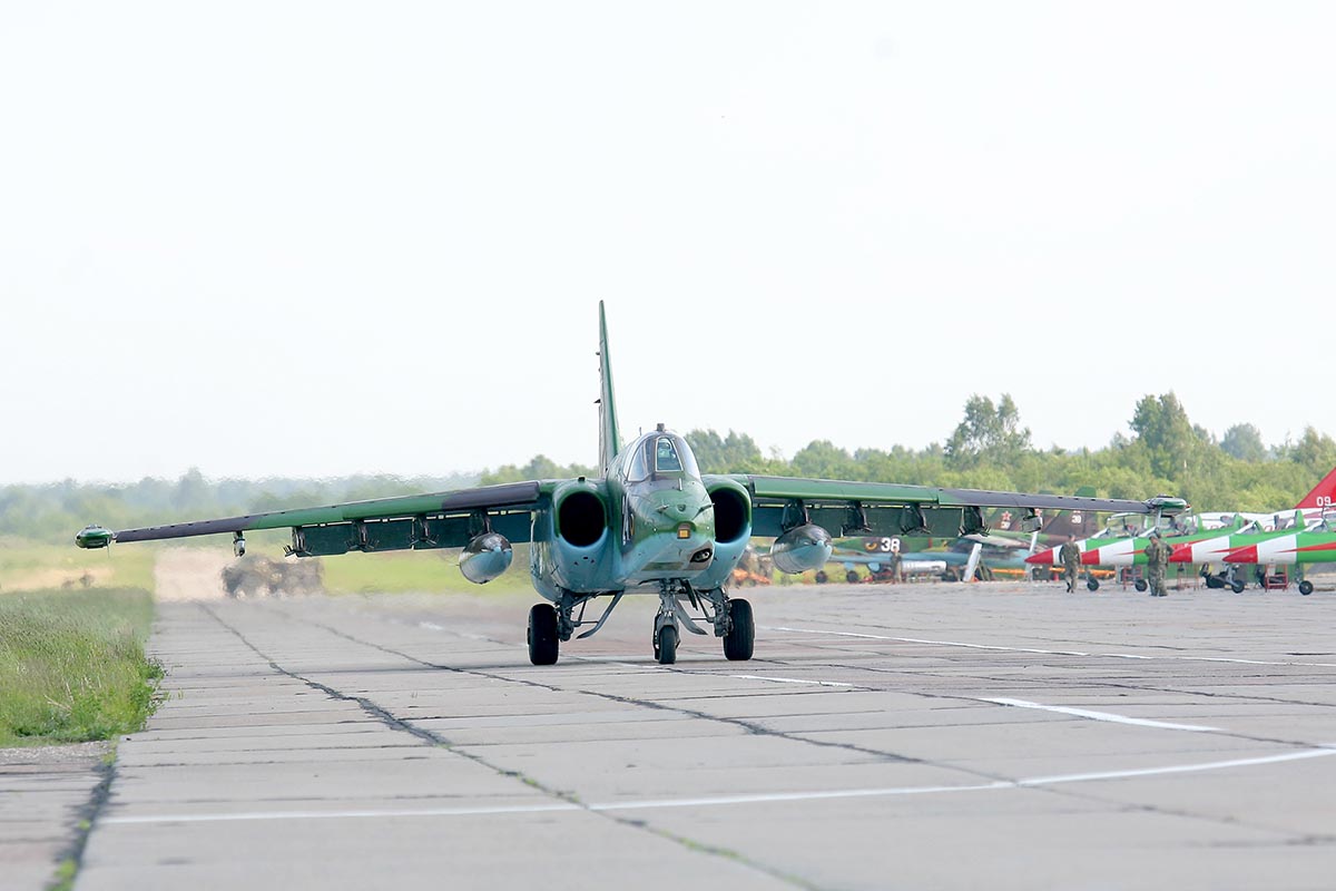 Самолет Су-25. Самолет-штурмовик дозвуковой, бронированный